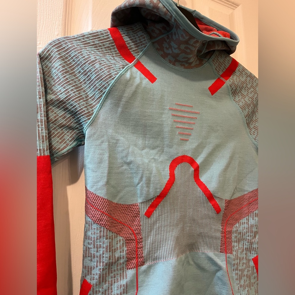 Stella McCartney Ski/ Workout Top - Picture 2 of 6